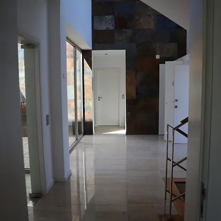 Dos Salgados - Beachfront, 6 Golf Courses, 6bdr Villa Guia (Faro)