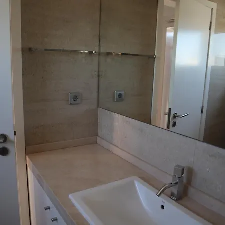 Villa Dos Salgados - Beachfront, 6 Golf Courses, 6bdr