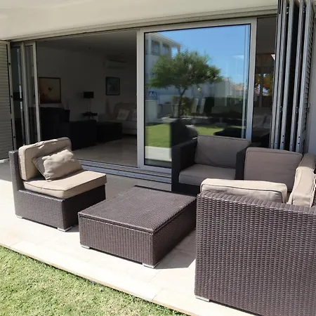 Dos Salgados - Beachfront, 6 Golf Courses, 6bdr Guia (Faro)