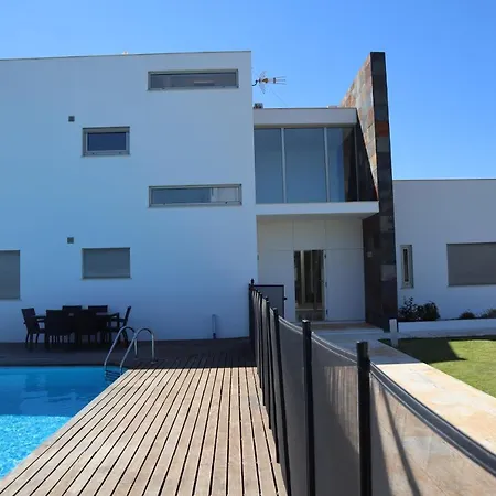 Dos Salgados - Beachfront, 6 Golf Courses, 6bdr Guia (Faro)