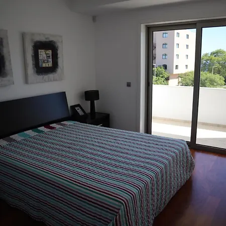 Dos Salgados - Beachfront, 6 Golf Courses, 6bdr Villa Guia (Faro)