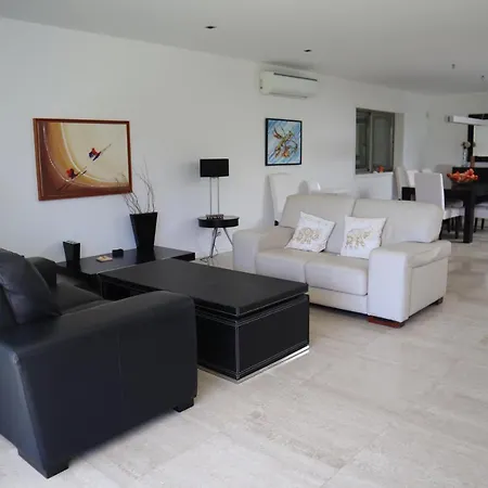 Dos Salgados - Beachfront, 6 Golf Courses, 6bdr * Guia (Faro)