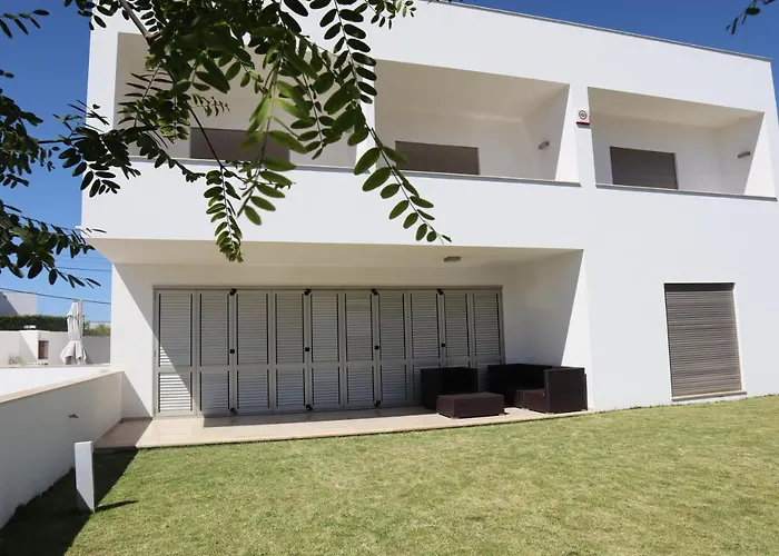 Dos Salgados - Beachfront, 6 Golf Courses, 6bdr