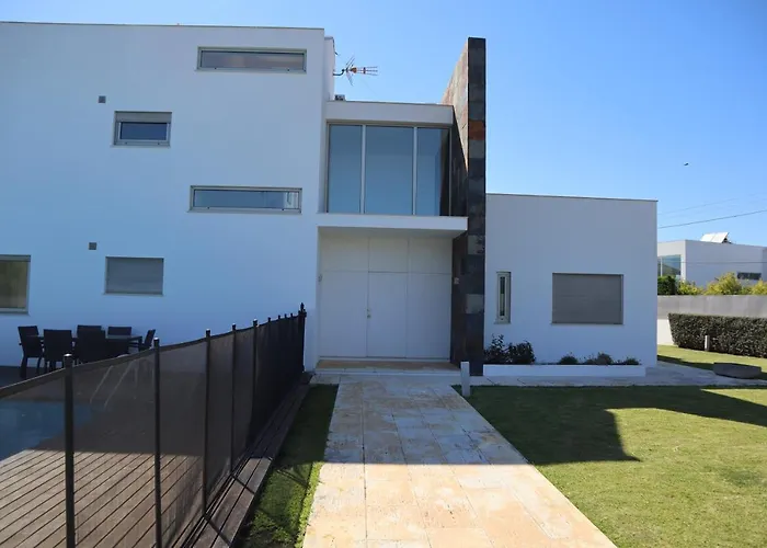 빌라 Dos Salgados - Beachfront, 6 Golf Courses, 6bdr