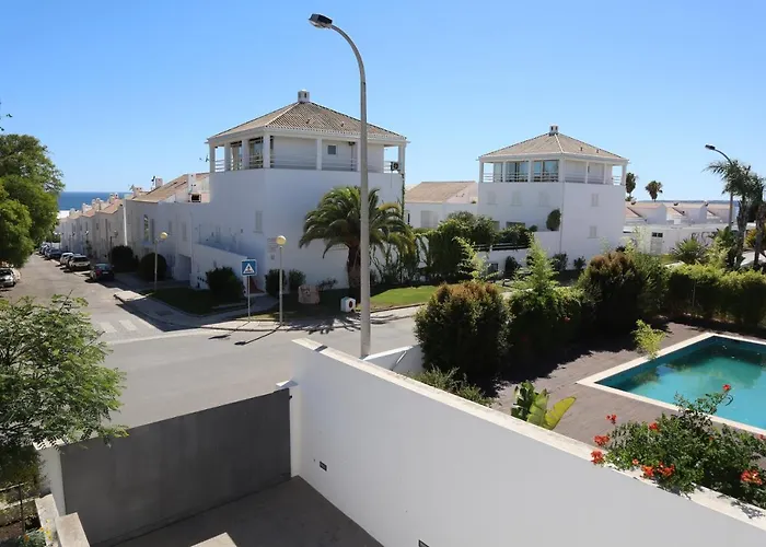 Dos Salgados - Beachfront, 6 Golf Courses, 6bdr *